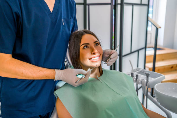 Best Tooth Extraction  in Cypress Quarters, FL